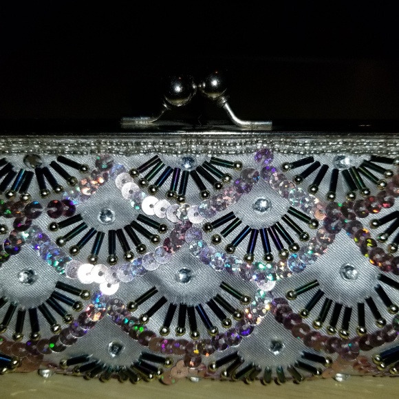 Beaded Clutch *sparkly!* - Picture 3 of 5